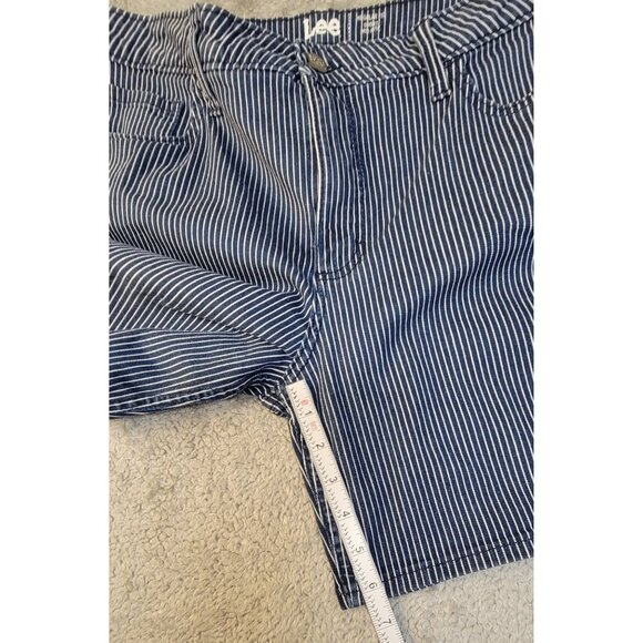 Vintage 1990's Lee Denim Shorts in a Blue and White Railroad Stripe Pattern. Si - Picture 3 of 13